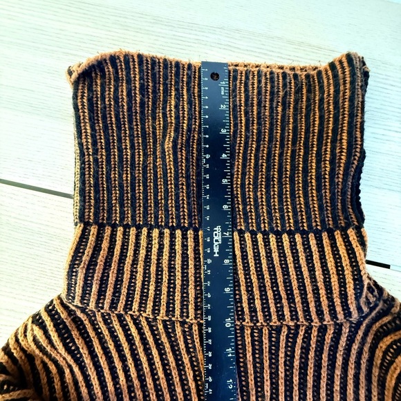Zara chunky cropped oversized Cozy Brown Black Striped Turtleneck Sweater Size M - Picture 11 of 13